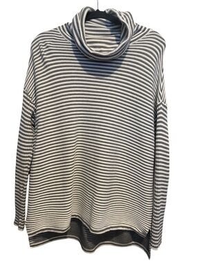 Chicos Zenergy Gray Stripe Long Sleeve Turtleneck High Low
Sweater Sz 2
